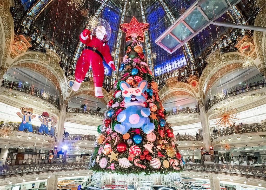 Christmas shopping in Paris